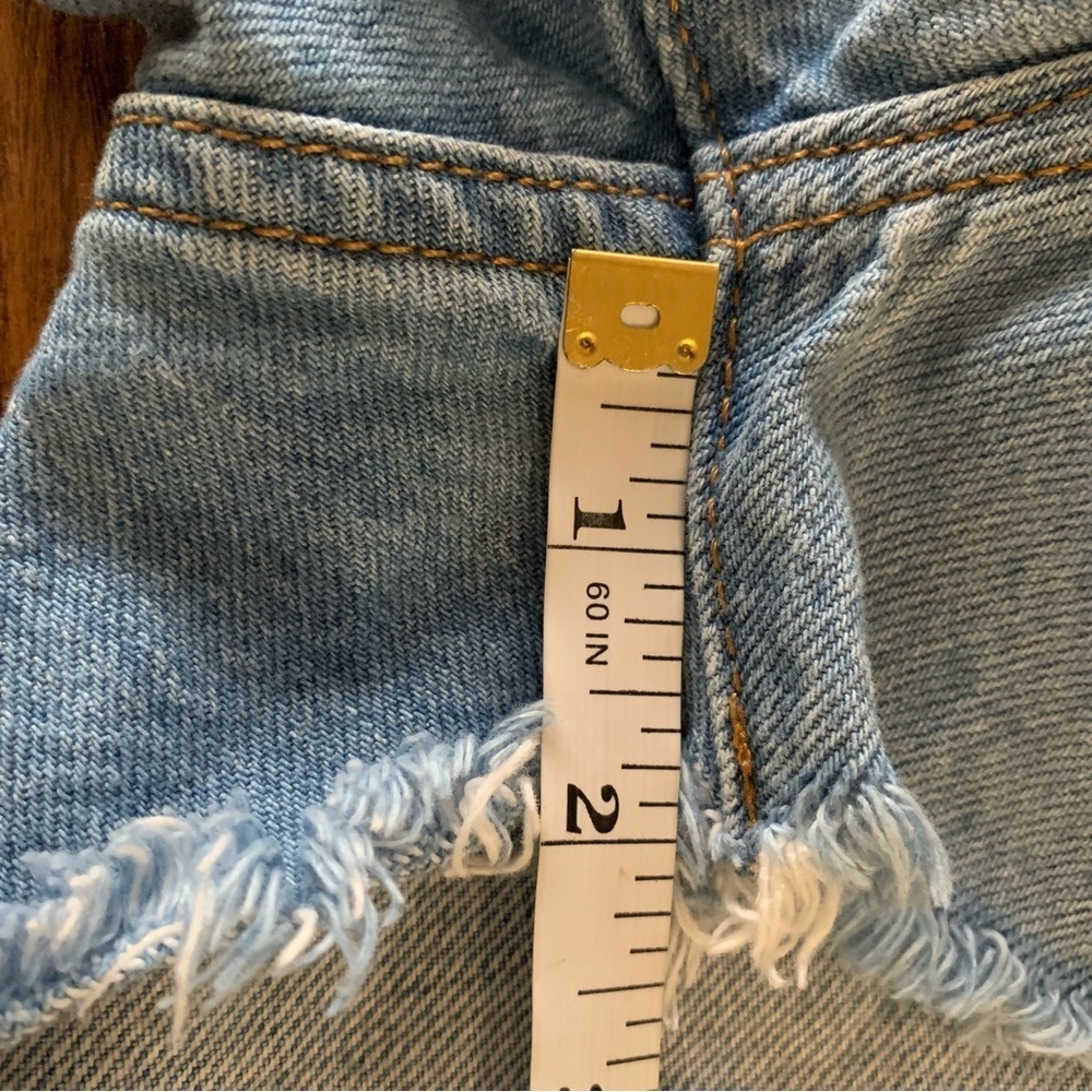 Levi’s 501 Buttonfly High Rise Super Distressed Light Wash Denim Shorts Sz 31 - Picture 10 of 10